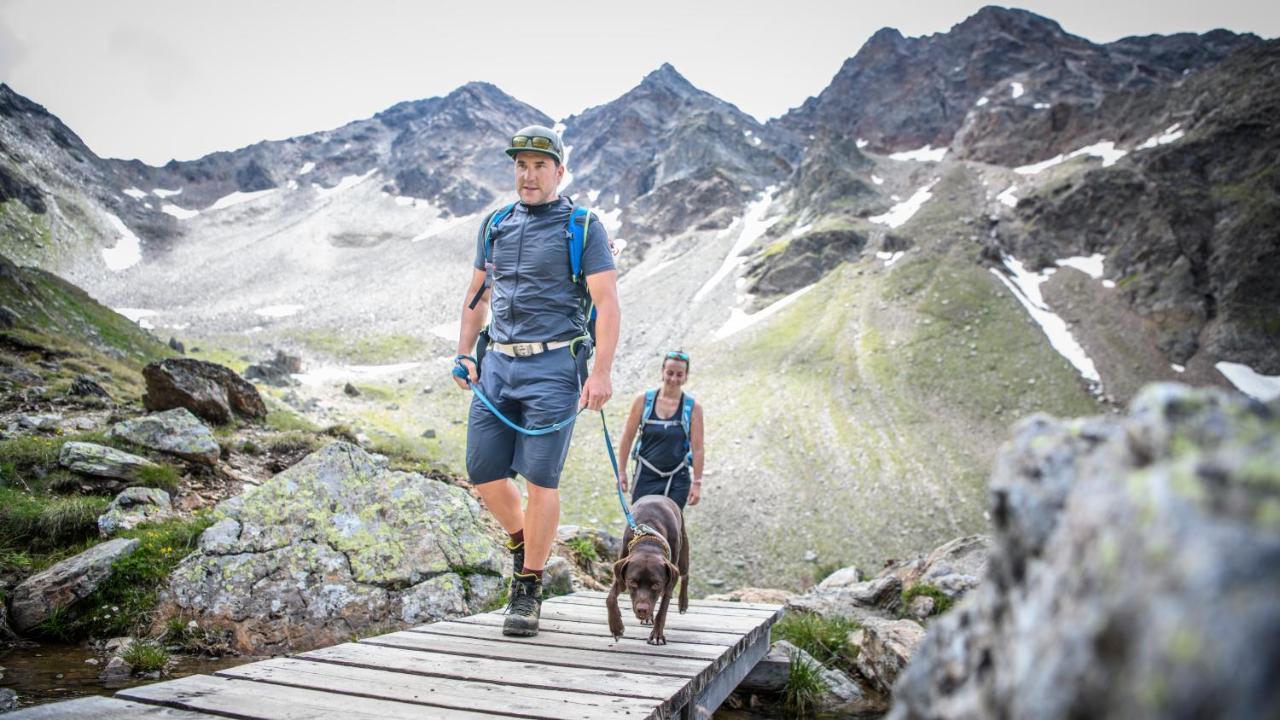 Quality Hosts Arlberg - Afoch Fei - Das Landhaus Sankt Anton am Arlberg Buitenkant foto