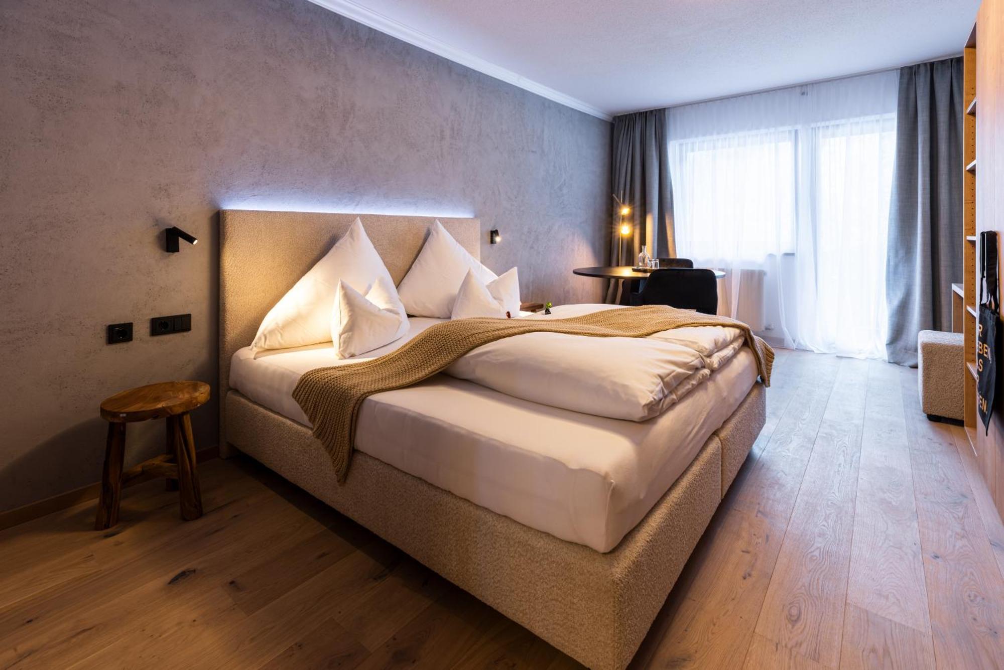 Quality Hosts Arlberg - Afoch Fei - Das Landhaus Sankt Anton am Arlberg Buitenkant foto