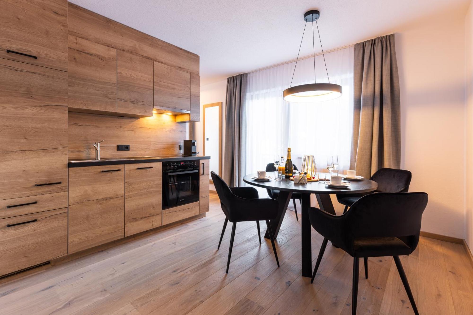 Quality Hosts Arlberg - Afoch Fei - Das Landhaus Sankt Anton am Arlberg Buitenkant foto