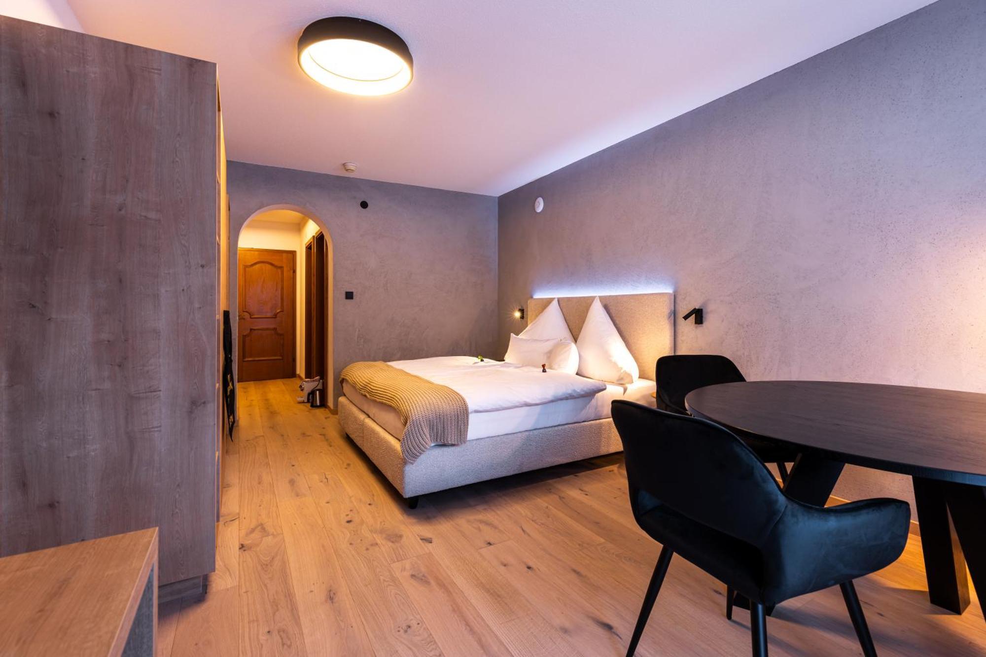 Quality Hosts Arlberg - Afoch Fei - Das Landhaus Sankt Anton am Arlberg Buitenkant foto