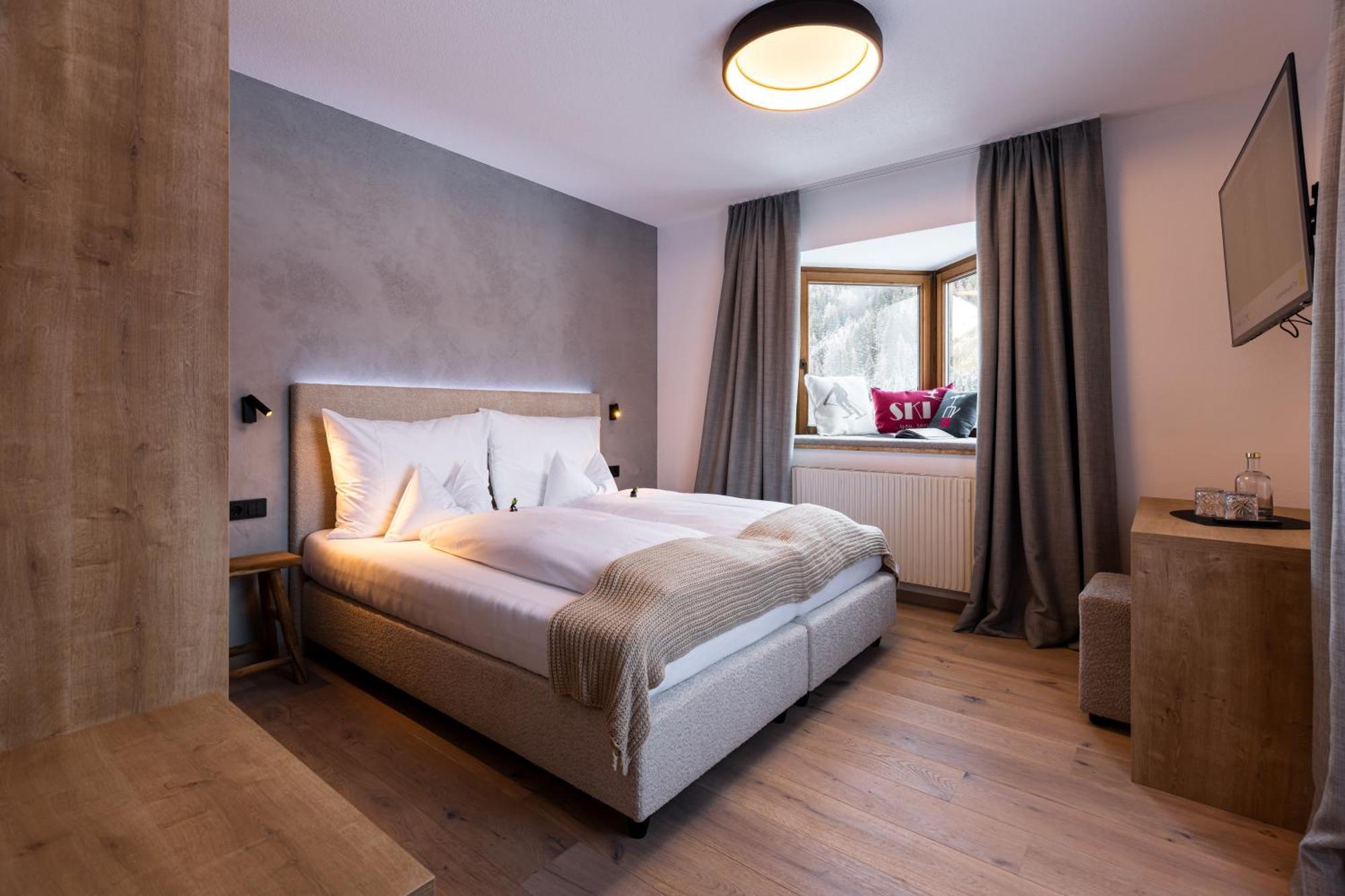 Quality Hosts Arlberg - Afoch Fei - Das Landhaus Sankt Anton am Arlberg Buitenkant foto